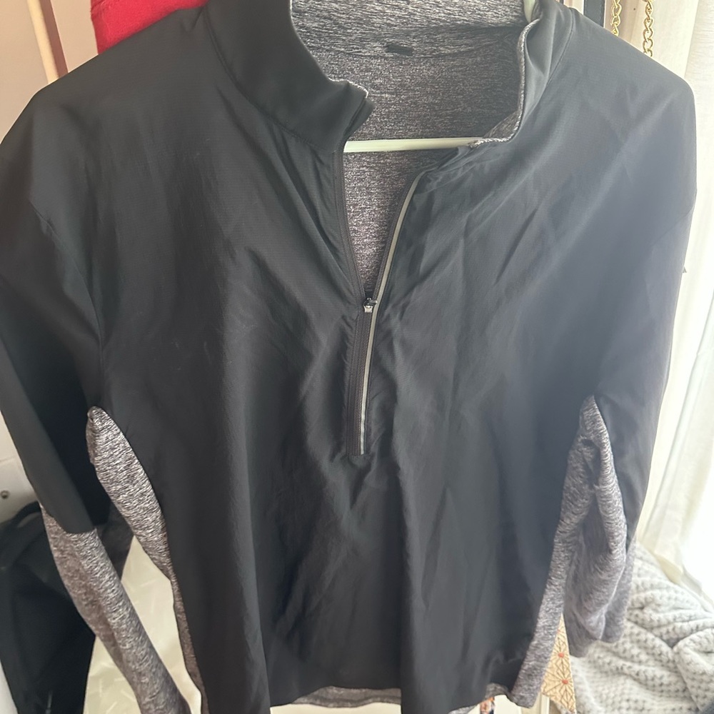 Lululemon men’s pullover size small